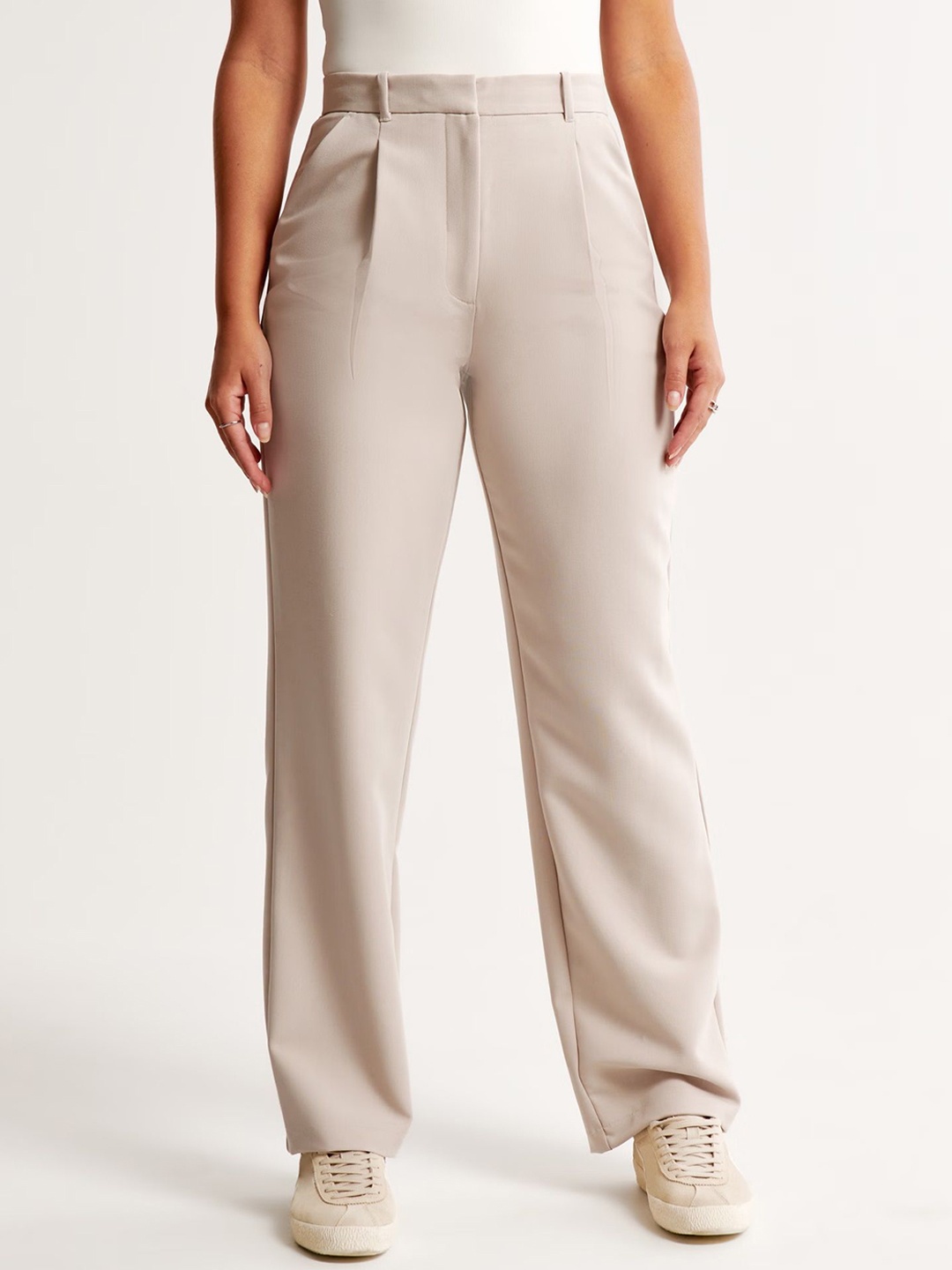 

FNOCKS Women High-Rise Comfort Loose Fit Pleated Trousers, Cream