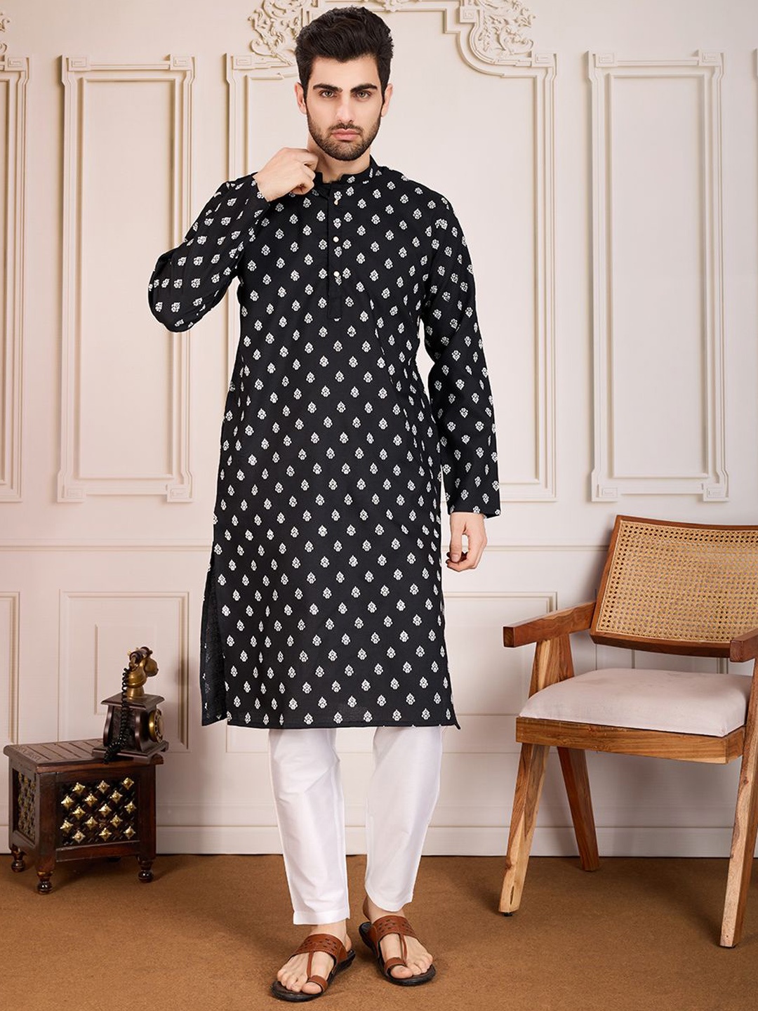 

House of Pataudi Vishnu Ethnic Motifs Printed Mandarin Collar Cotton Straight Kurta, Black
