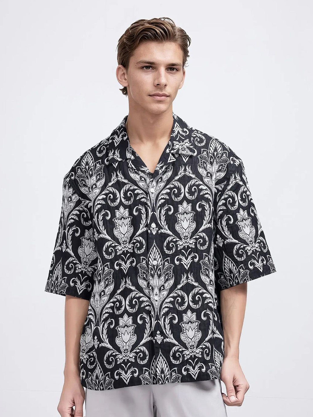 

RARE RABBIT Men Comfort Boxy Opaque Printed Casual Shirt, Black