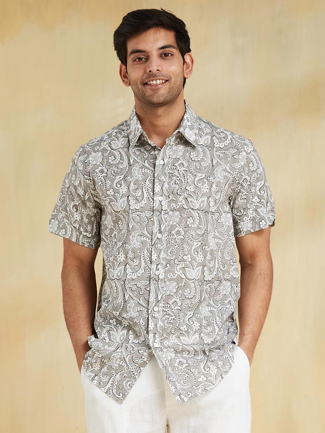 

Fabindia Men Floral Opaque Printed Casual Shirt, Grey
