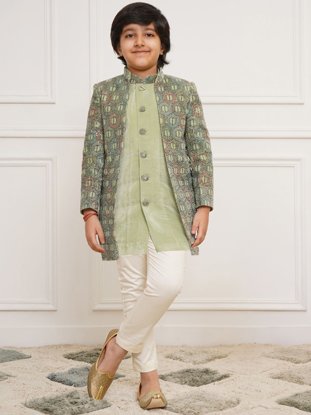 

Vastramay Boys Embroidered Slim Fit Self-Design Sherwani Set, Green