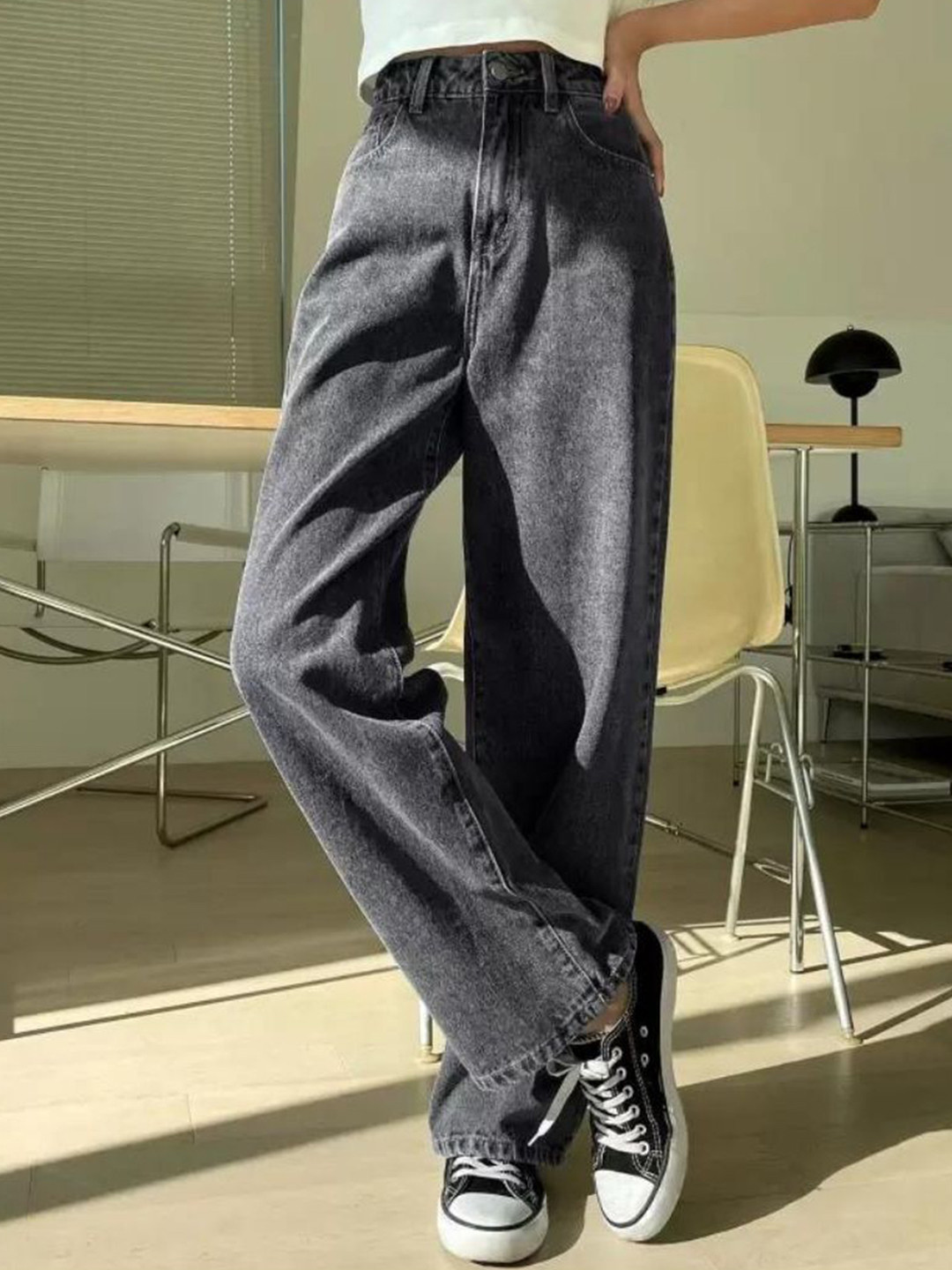 

DressBerry Women Comfort Straight Fit High-Rise Light Fade Acid Wash Stretchable Jeans, Black