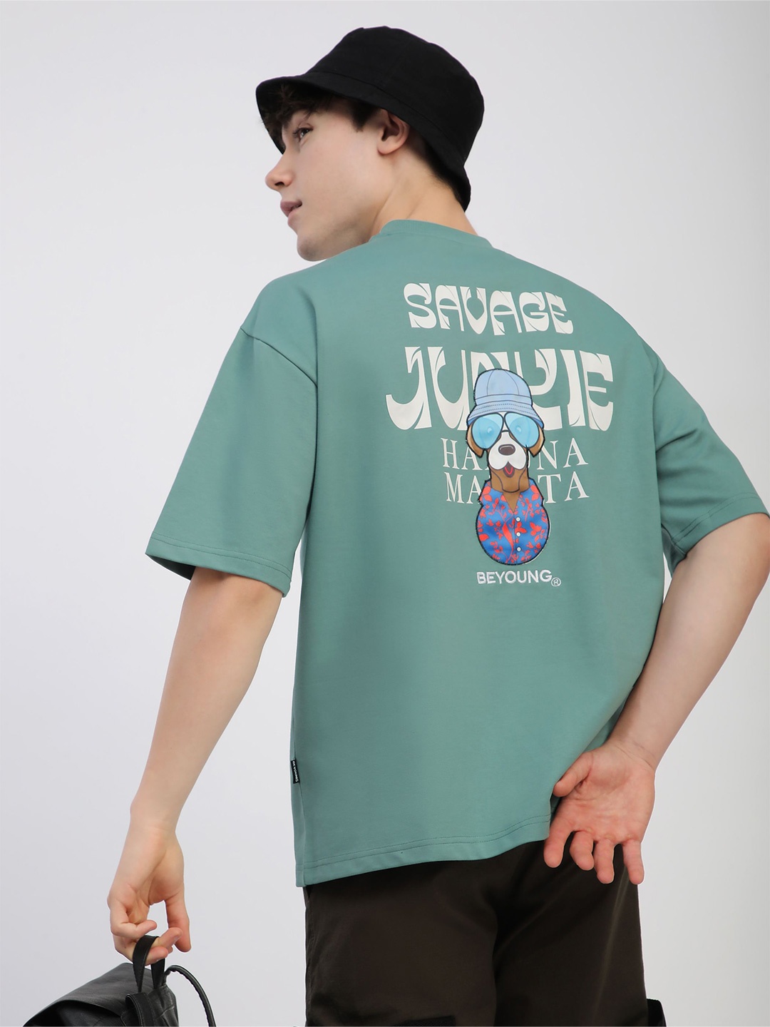 

Beyoung Men Printed Applique T-shirt, Green