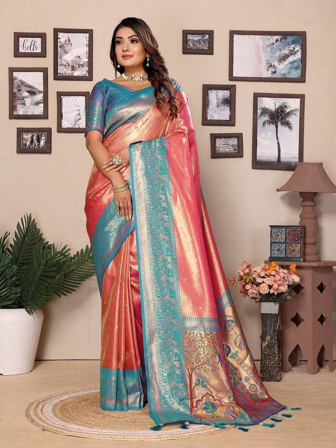 

DIVASTRI Woven Design Zari Silk Blend Banarasi Saree, Pink