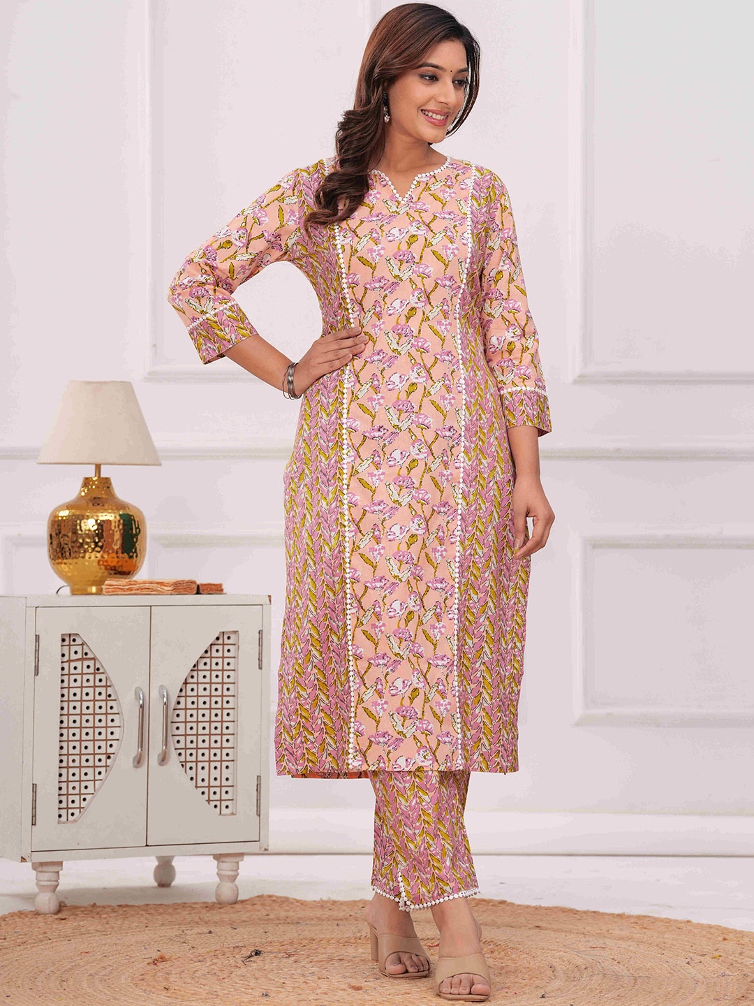 

Aktasa Floral Printed Notch Neck Pure Cotton Straight Kurta With Trousers, Peach