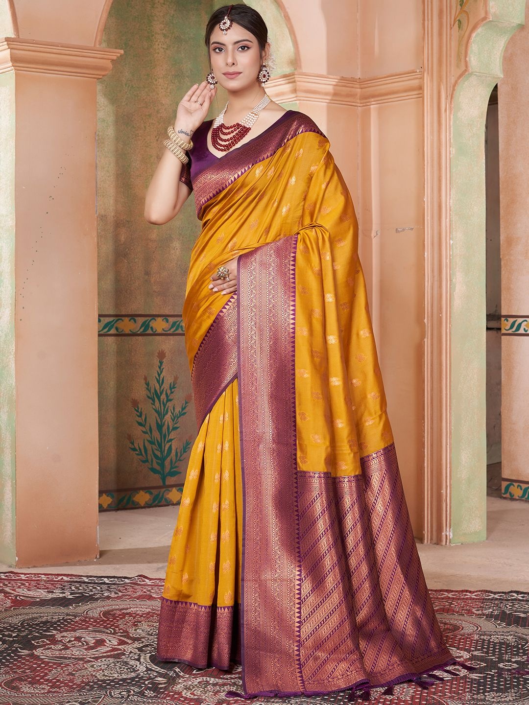 

DIVASTRI Woven Design Zari Silk Blend Kanjeevaram Saree, Mustard