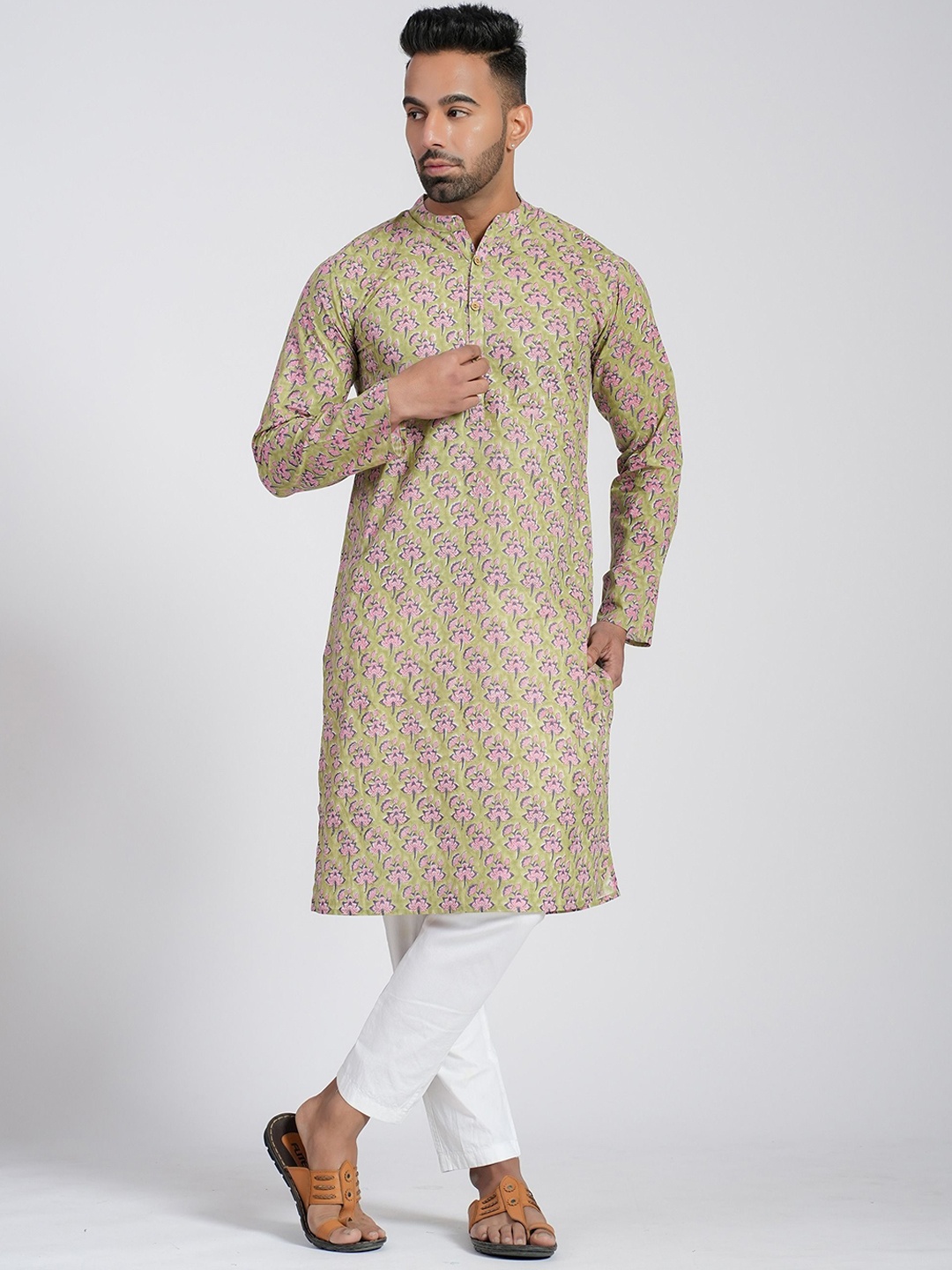 

Cotton Curio Floral Printed Mandarin Collar Pure Cotton Straight Kurta, Beige