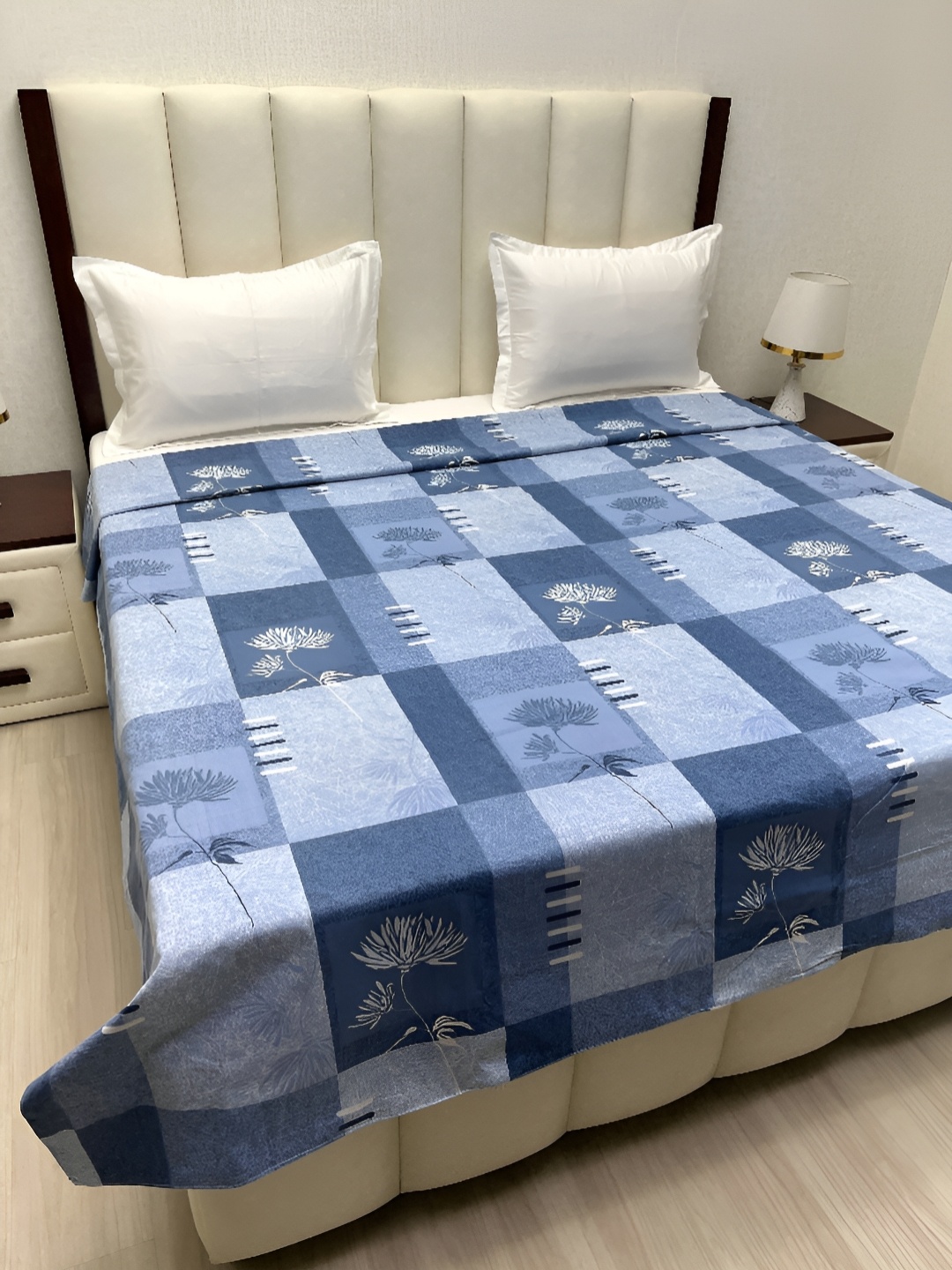 

Pure Decor Blue & White Printed Pure Cotton Super King Duvet Cover