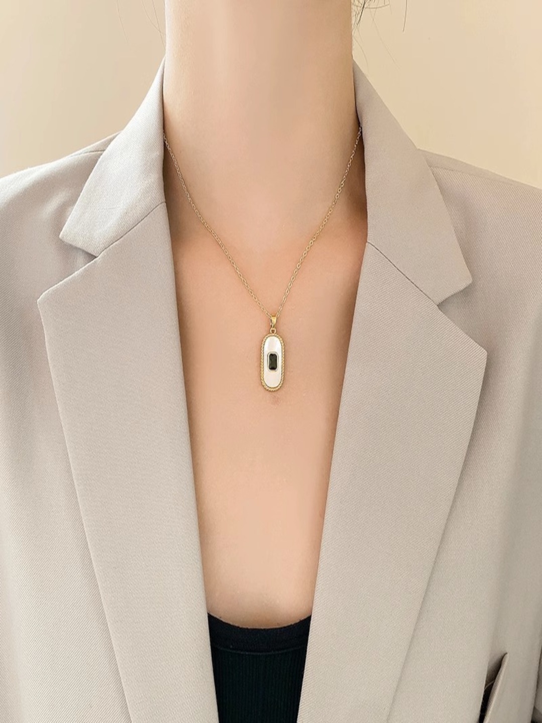 

DressBerry Women Stone Studded Chain, Gold