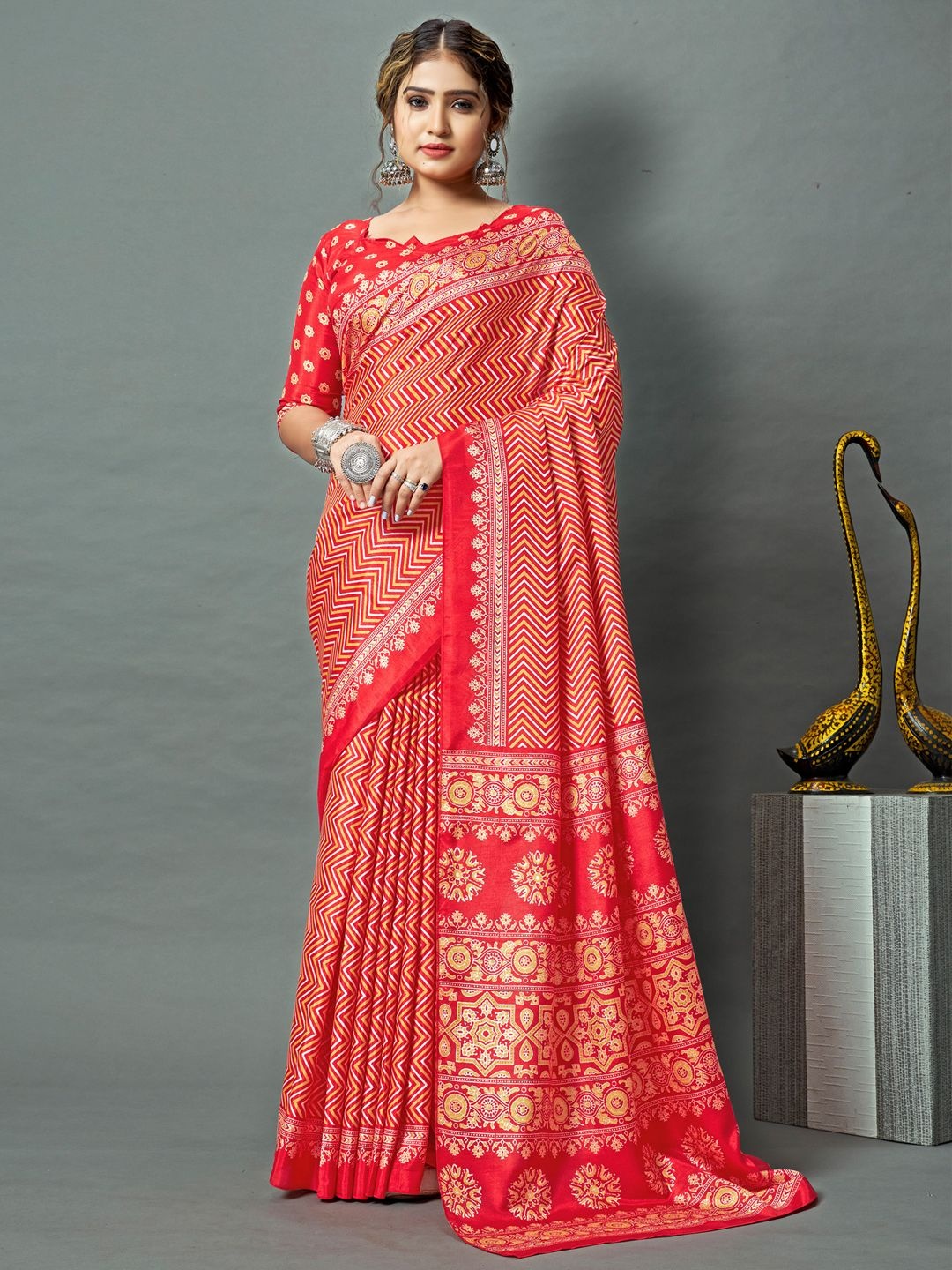

Mitera Silk Blend Block Print Saree, Red