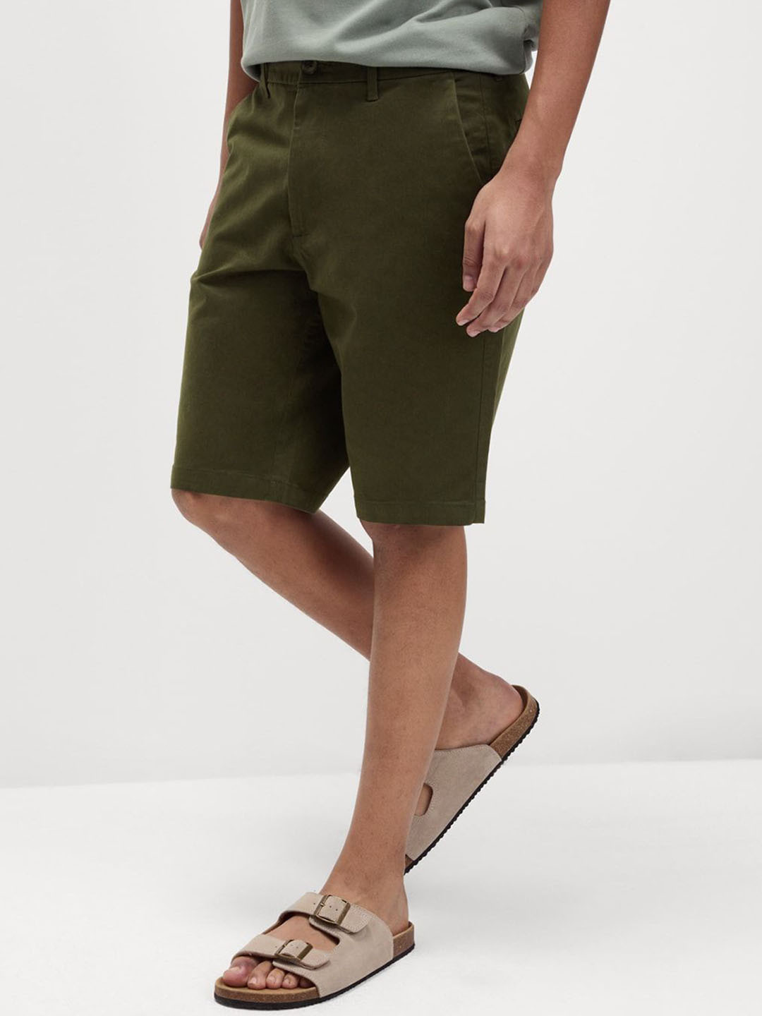 

Marks & Spencer Men High-Rise Regular Fit Regular Shorts, Green
