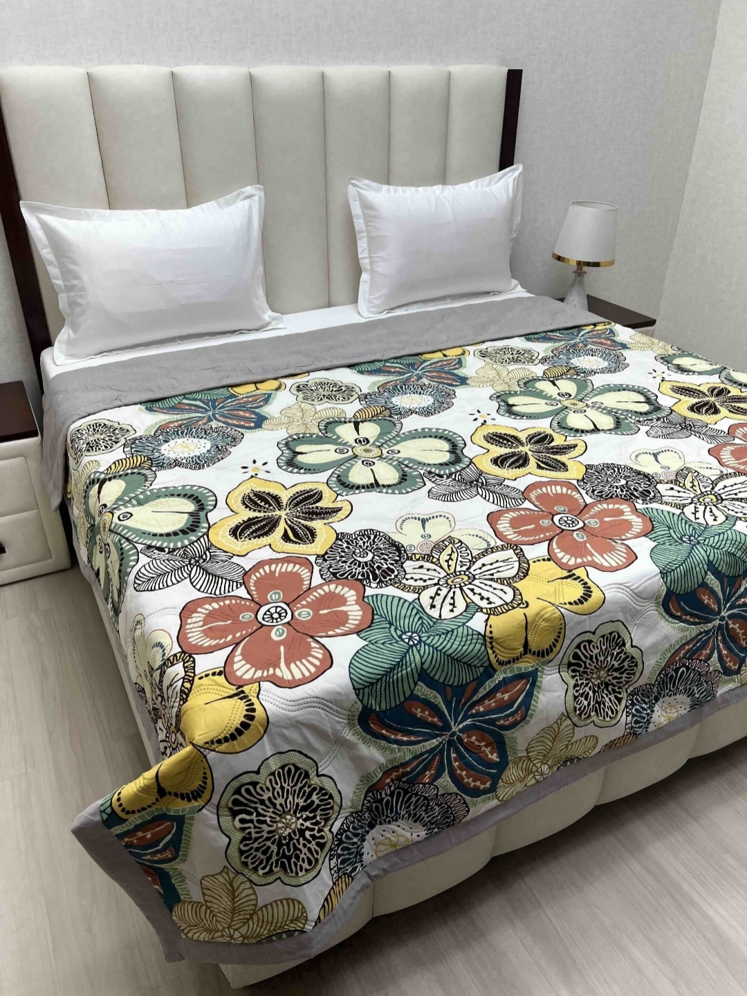 

Pure Decor White & Green Floral Microfiber AC Room 300 GSM Double Bed Comforter