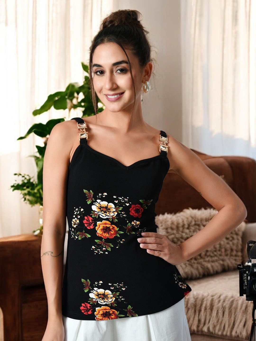 

Arbiter Collection Floral Print Sweetheart Neck Studded Top, Black