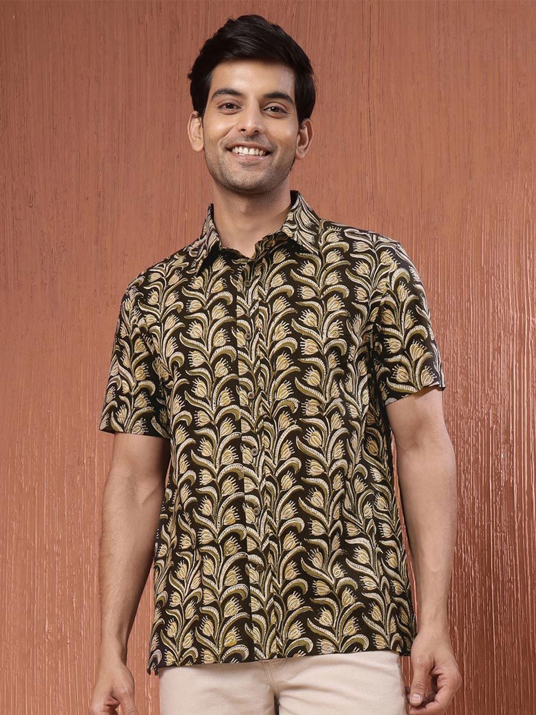 

Fabindia Men Opaque Printed Casual Shirt, Black