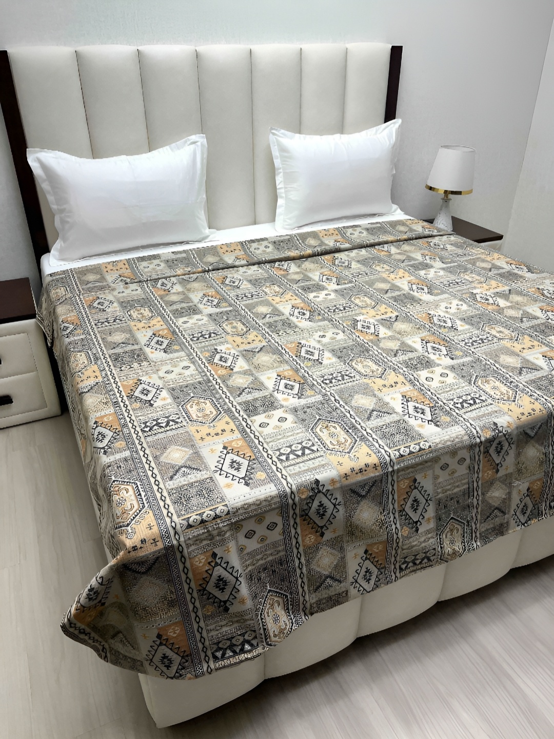 

Pure Decor Beige & Black Printed Pure Cotton 260 TC King SizeDuvetCover