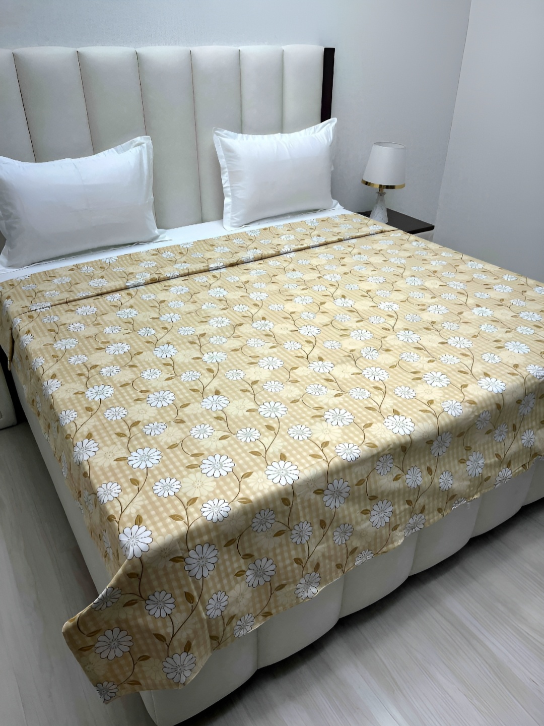 

Pure Decor Yellow & White Printed Pure Cotton 260 TC King SizeDuvetCover