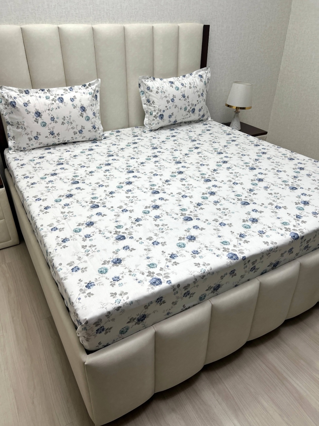 

Pure Decor Mansion White & Blue Printed Pure Cotton 400 TC King Bedsheet Set 2.74m x 2.74m