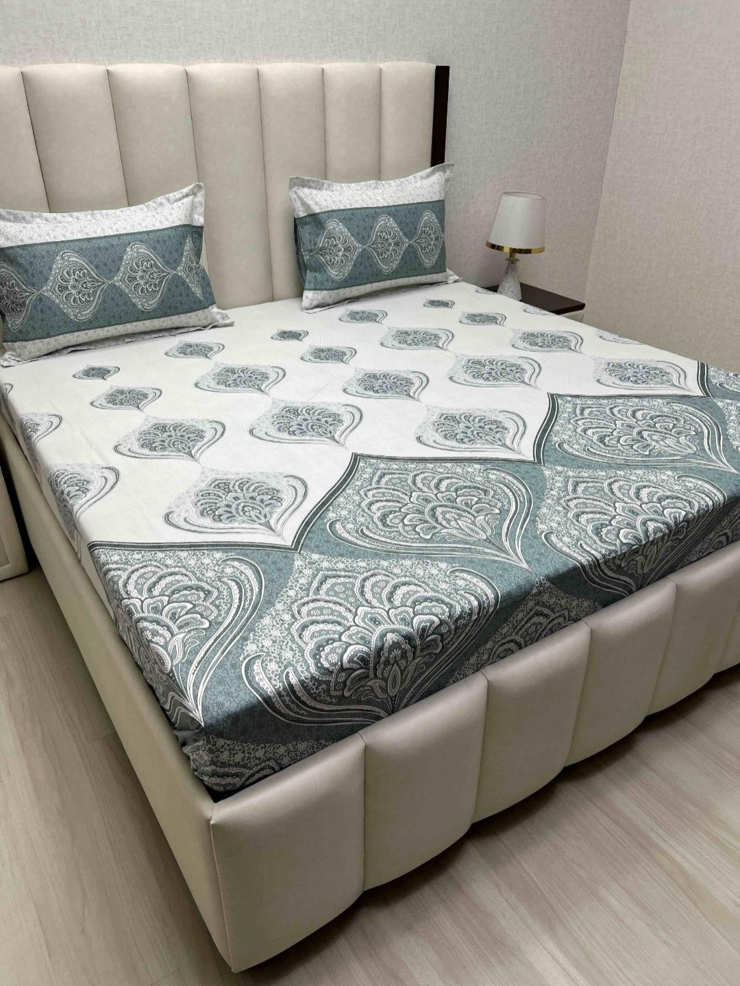 

Pure Decor White Motifs Printed Pure Cotton 380 TC King Bedsheet Set 2.74 m x 2.74 m