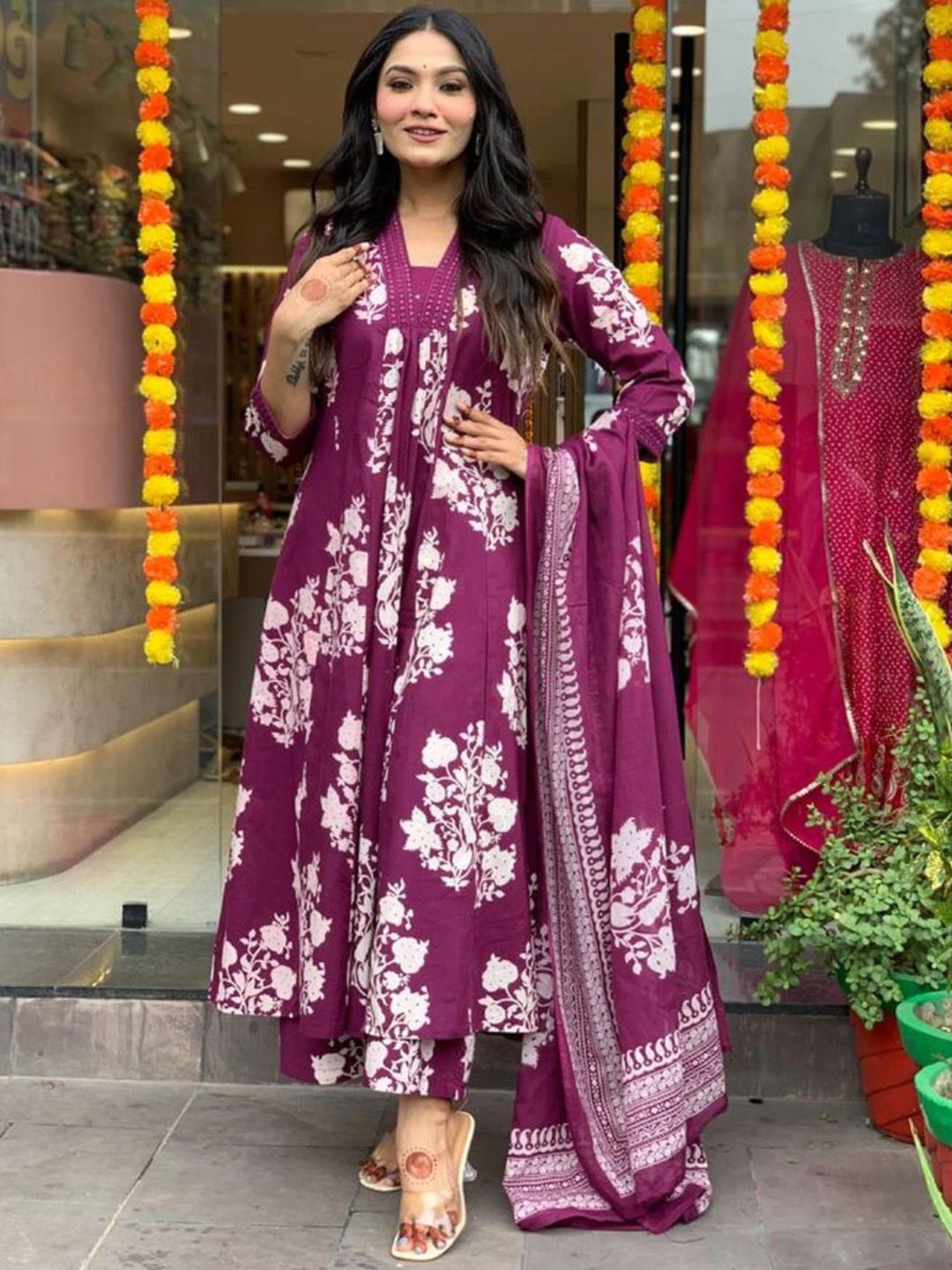 

KERI PERRY Floral Printed Square Neck Mirror Work Pure Cotton Kurta With Palazzo & Dupatta, Purple