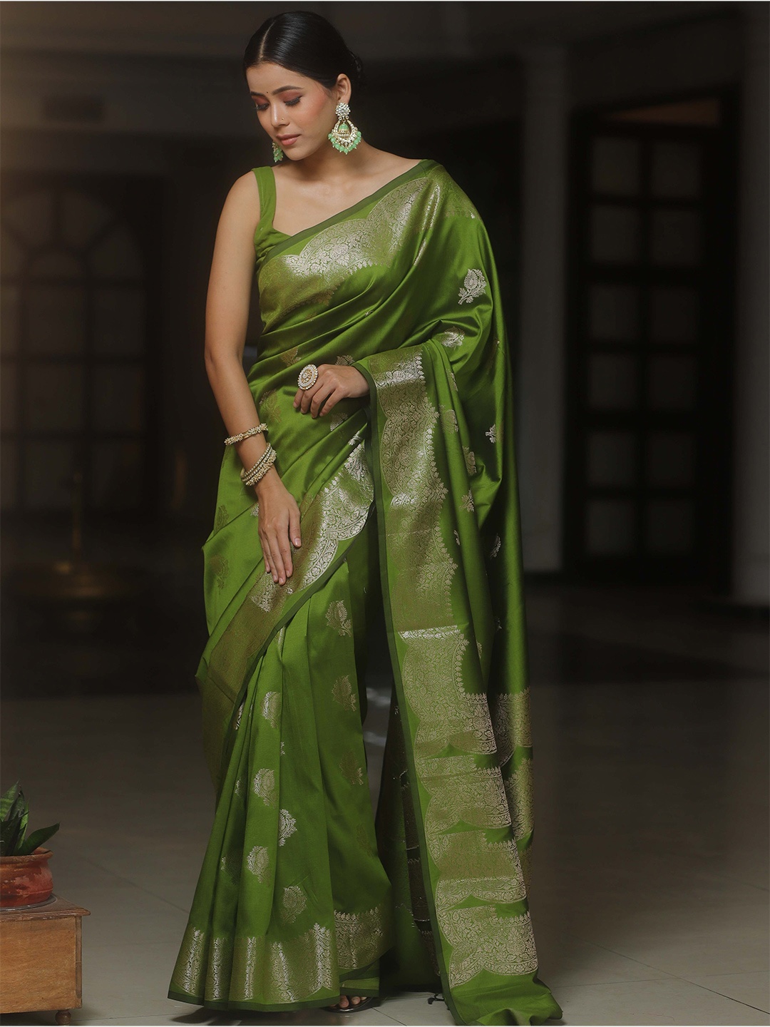 

Banarasee Ethnic Motifs Woven Design Zari Banarasi Saree, Green