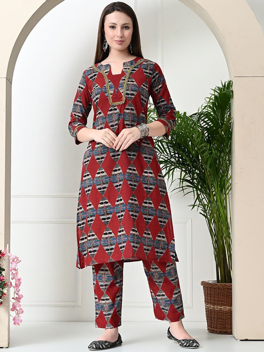 

KALINI Geometric Block Printed V-Neck Pure Cotton Kurta with Trousers, Maroon