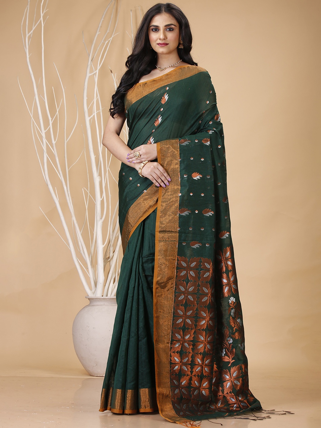 

SLAGHA Ethnic Motifs Zari Silk Cotton Taant Saree, Green