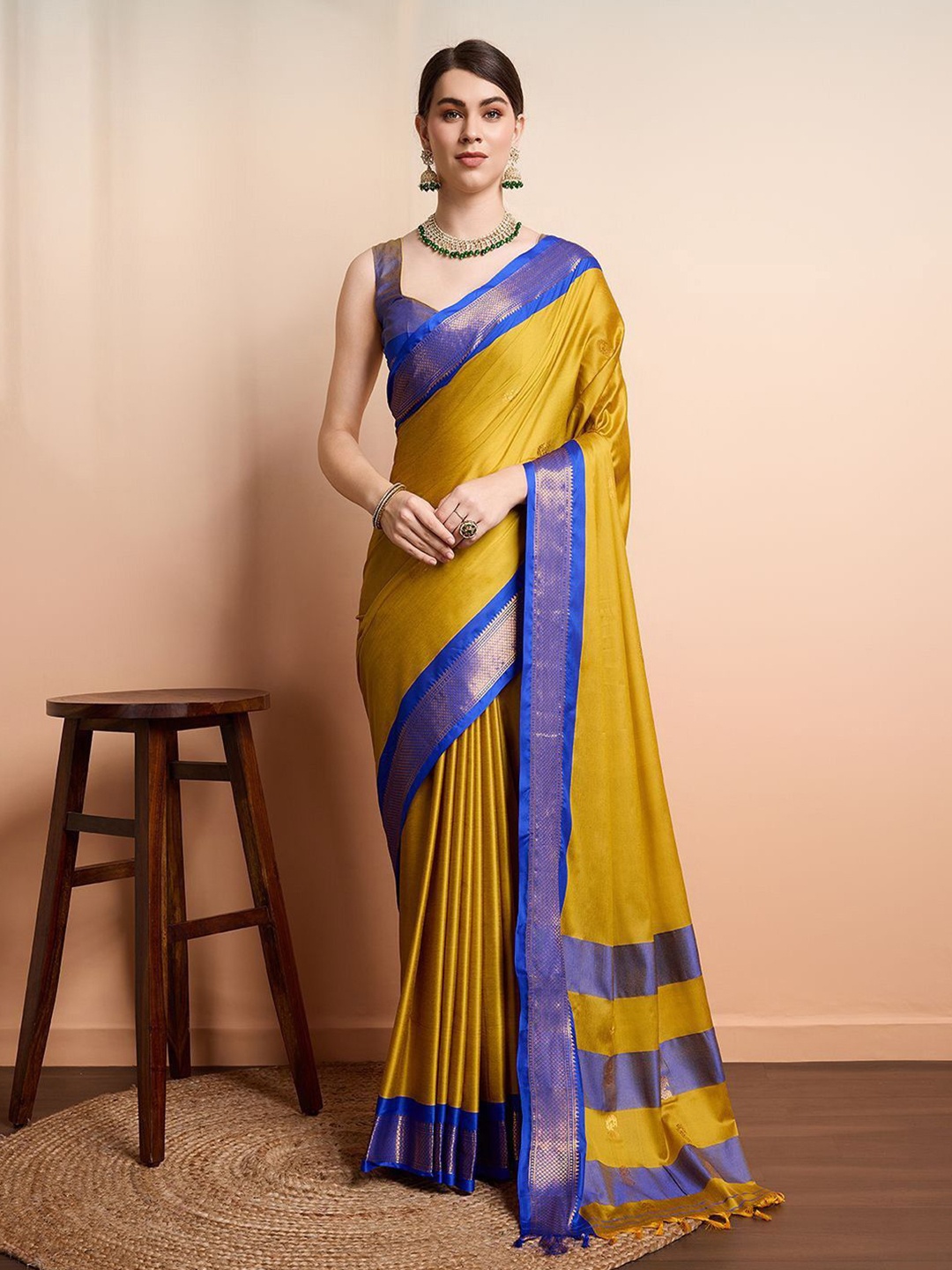 

SILKWEAR Ethnic Motifs Zari Silk Cotton Kanjeevaram Saree, Gold