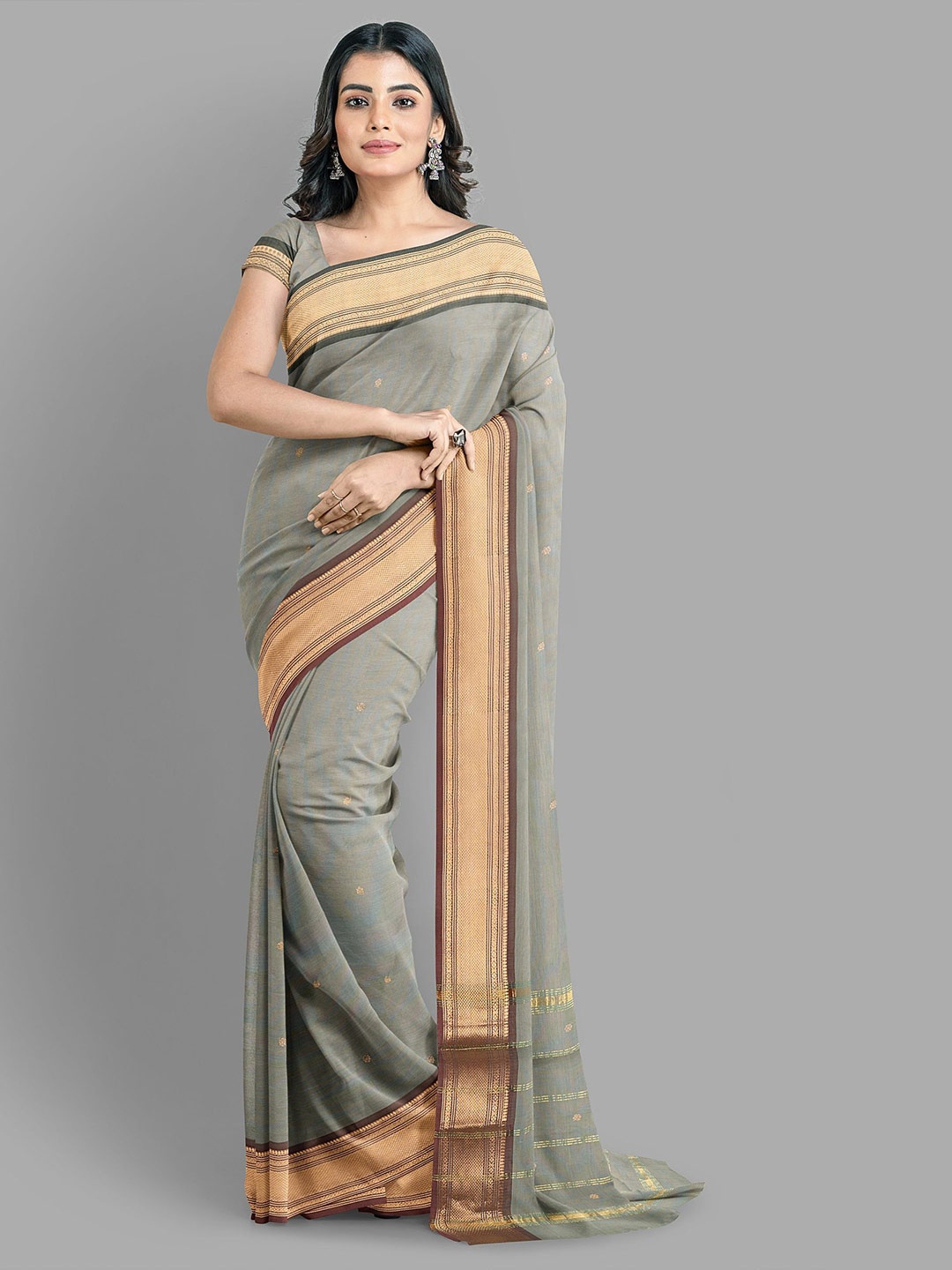 

The Chennai Silks Floral Zari Pure Cotton Chettinad Saree, Grey