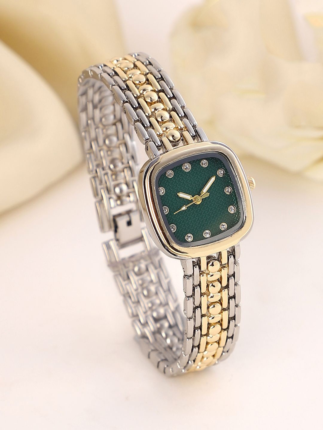 

HAUTE SAUCE by Campus Sutra Women Embellished Dial & Straps Analogue Watch SS25_HSWC1407, Green