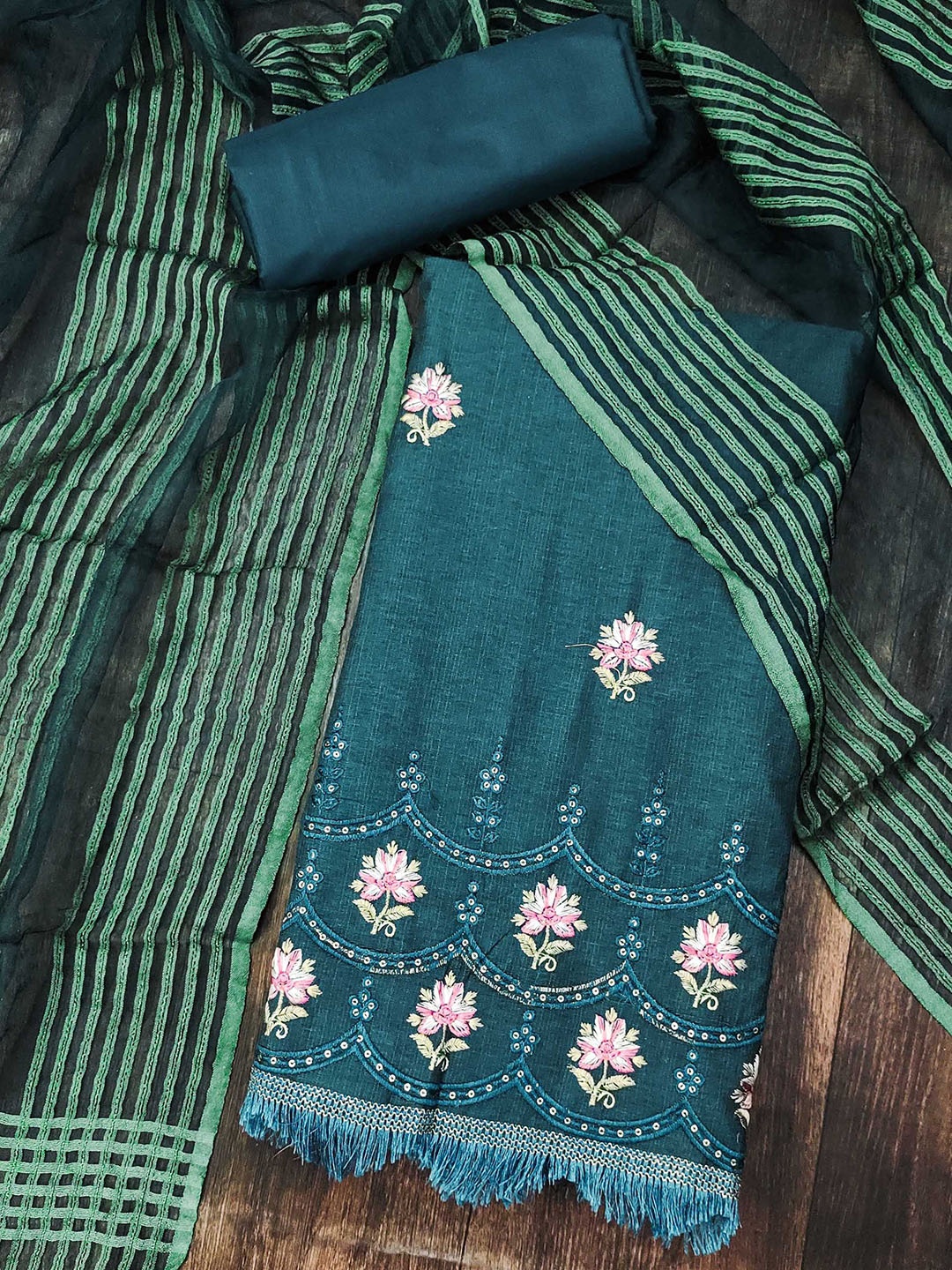 

SAINOOR Floral Embroidered Cotton Unstitched Dress Material, Green