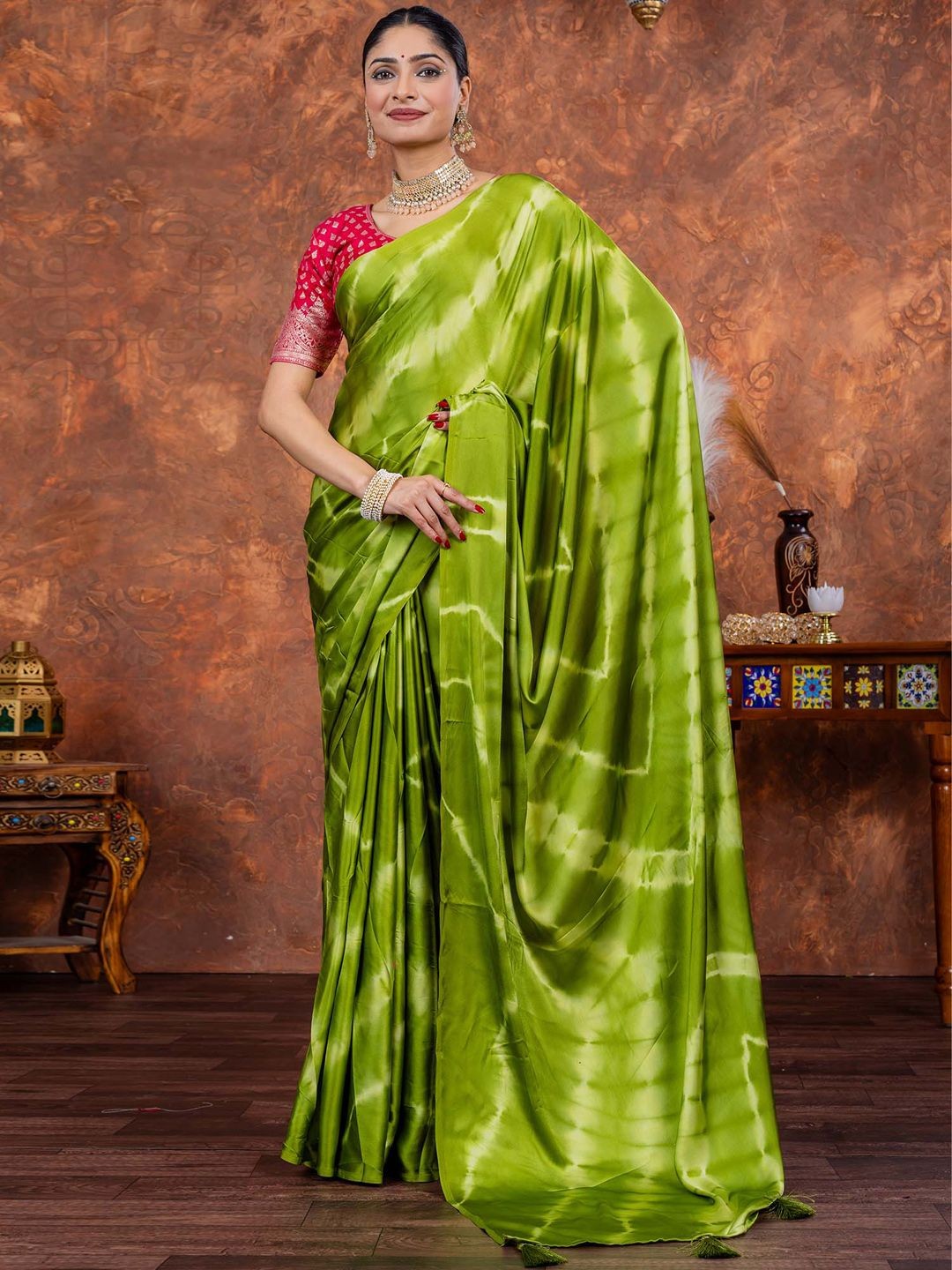 

Mitera Tie and Dye Satin Block Print Saree, Green