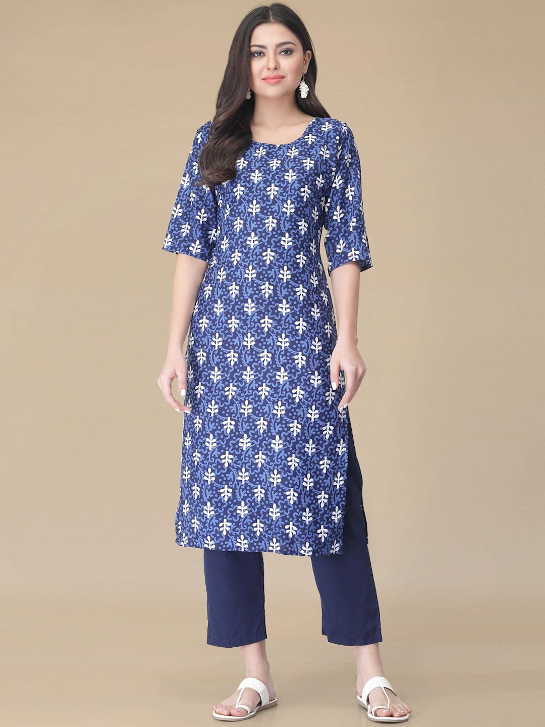 

Moda Rapido Floral Printed Round Neck Straight Kurta With Trousers, Blue