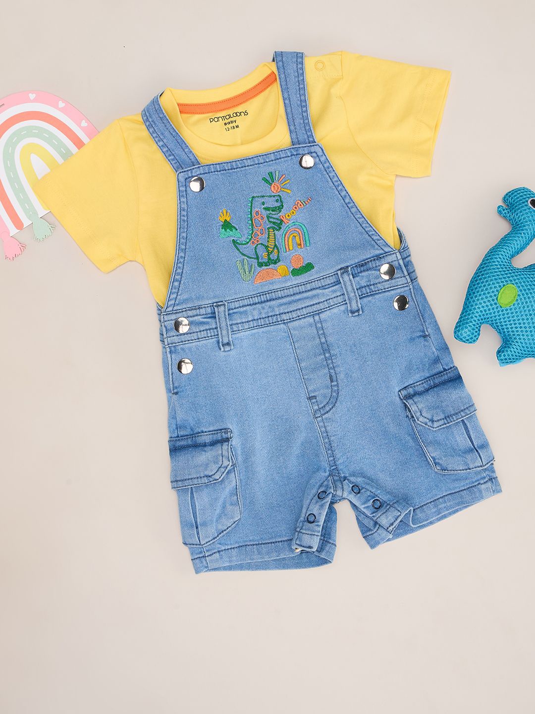 

Pantaloons Baby Infant Animal Printed Dungaree With T-Shirt, Blue
