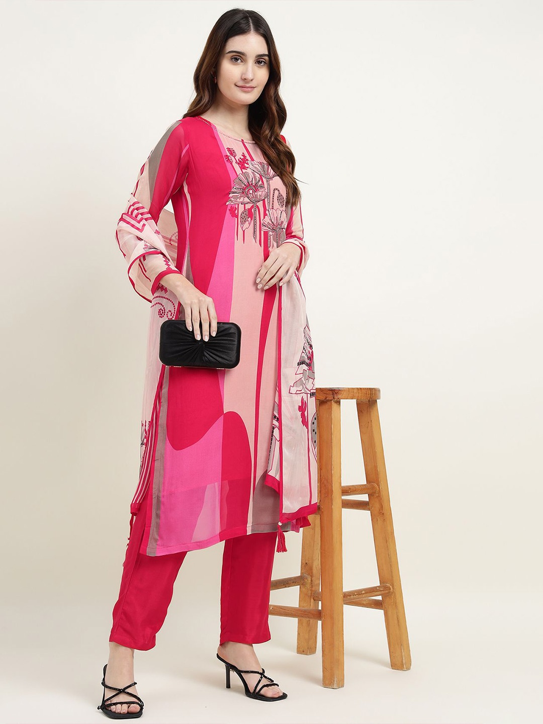 

ZARI Women Printed Regular Thread Work Kurta with Trousers & With Dupatta, Pink