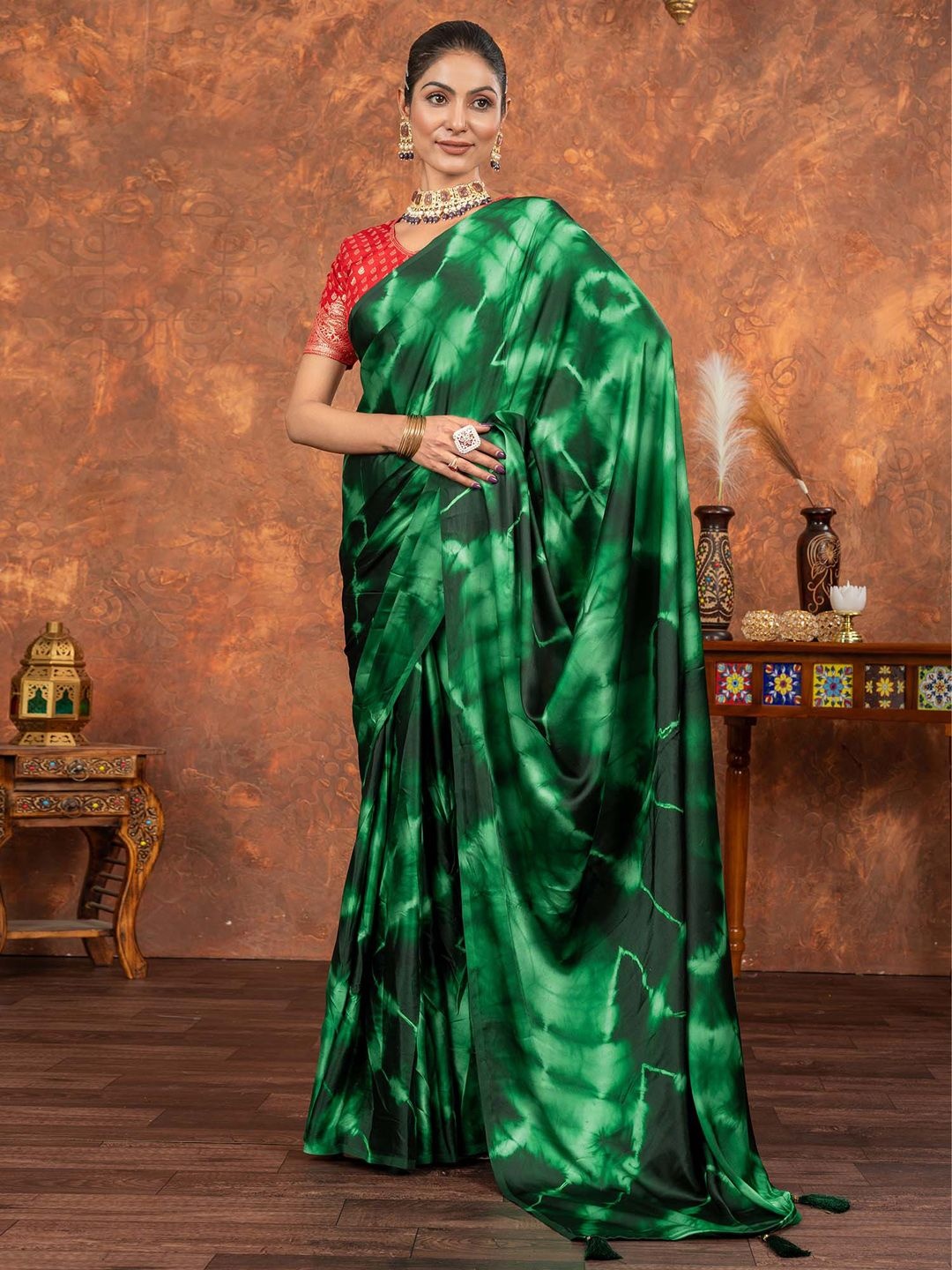 

Mitera Tie and Dye Satin Block Print Saree, Green