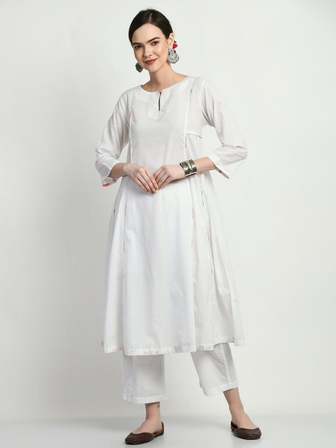 

SEEDS OF FUSION Key Hole Neck Pure Cotton Panelled A-Line Kurta, White