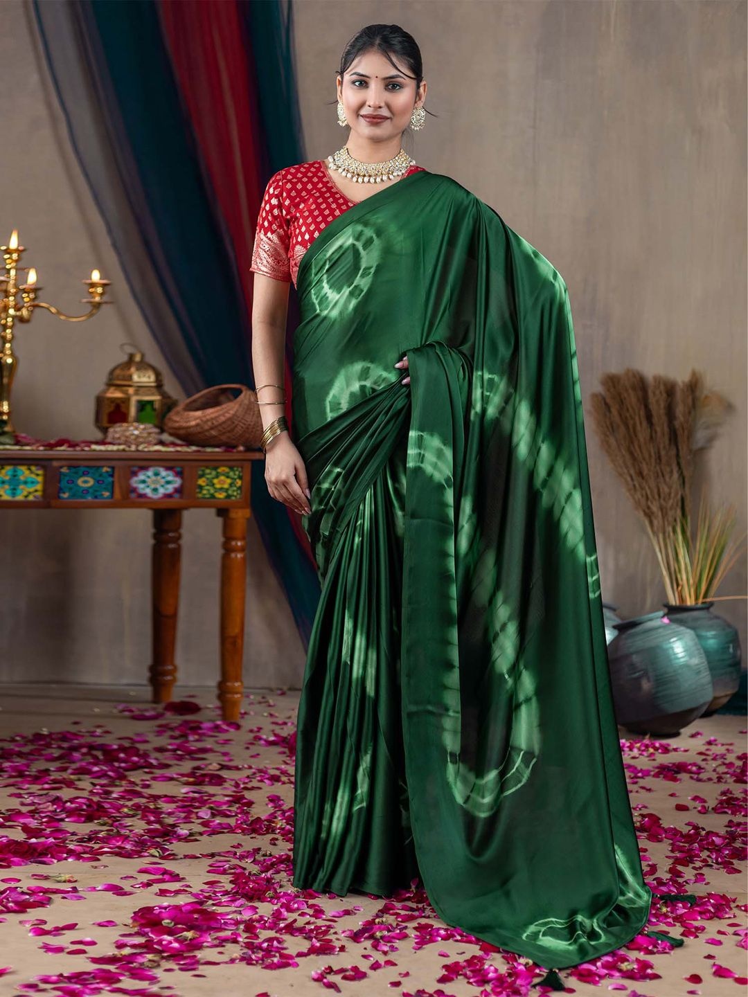 

Mitera Tie and Dye Satin Block Print Saree, Green