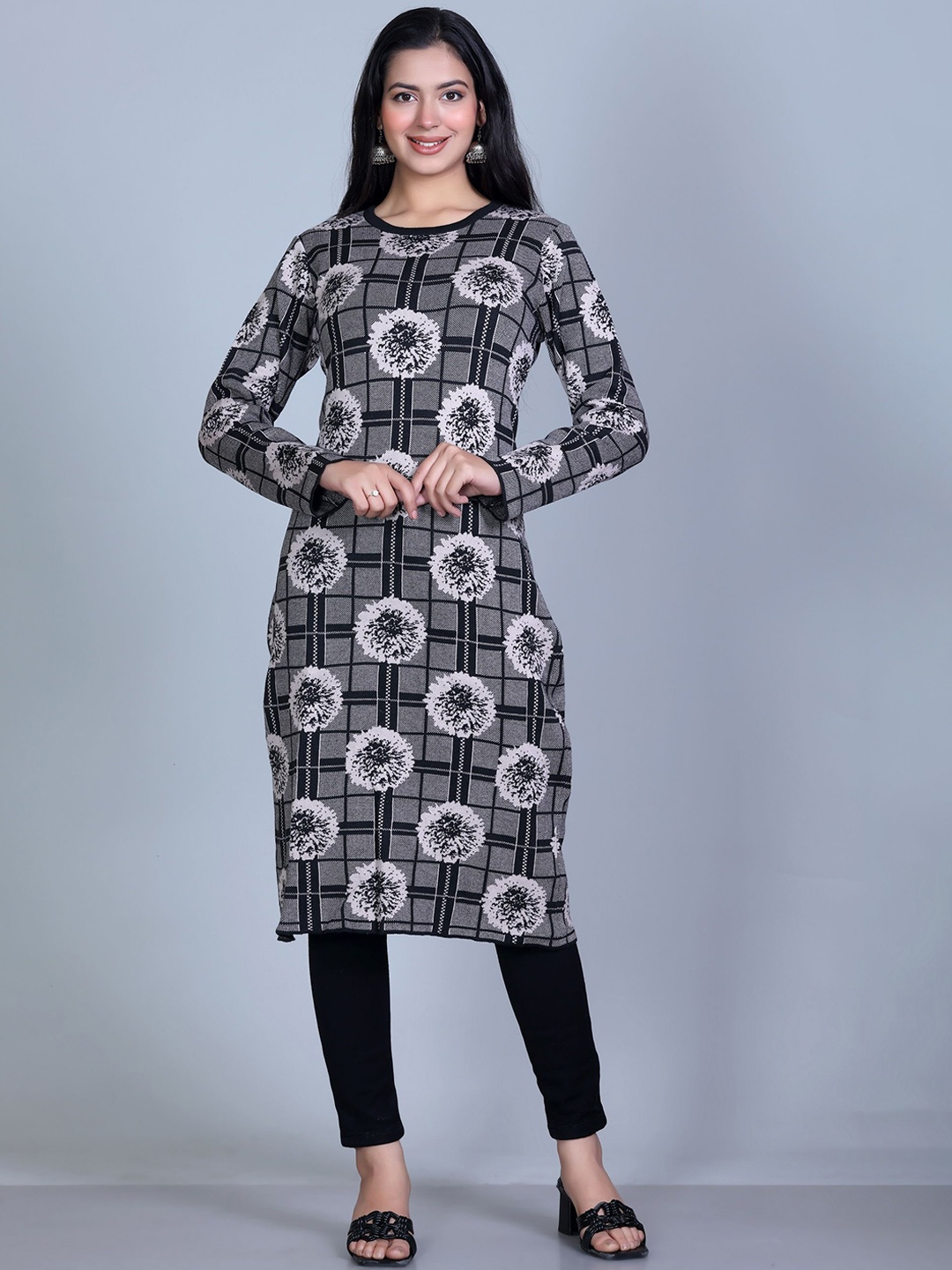 

BeriBlu Women Geometric Printed Flared Sleeves Sequinned Jacquard Kurta, Green