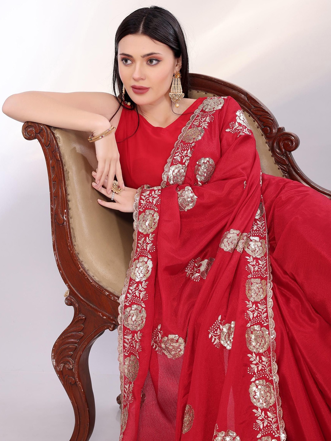 

HERE&NOW Embellished Embroidered Saree, Red