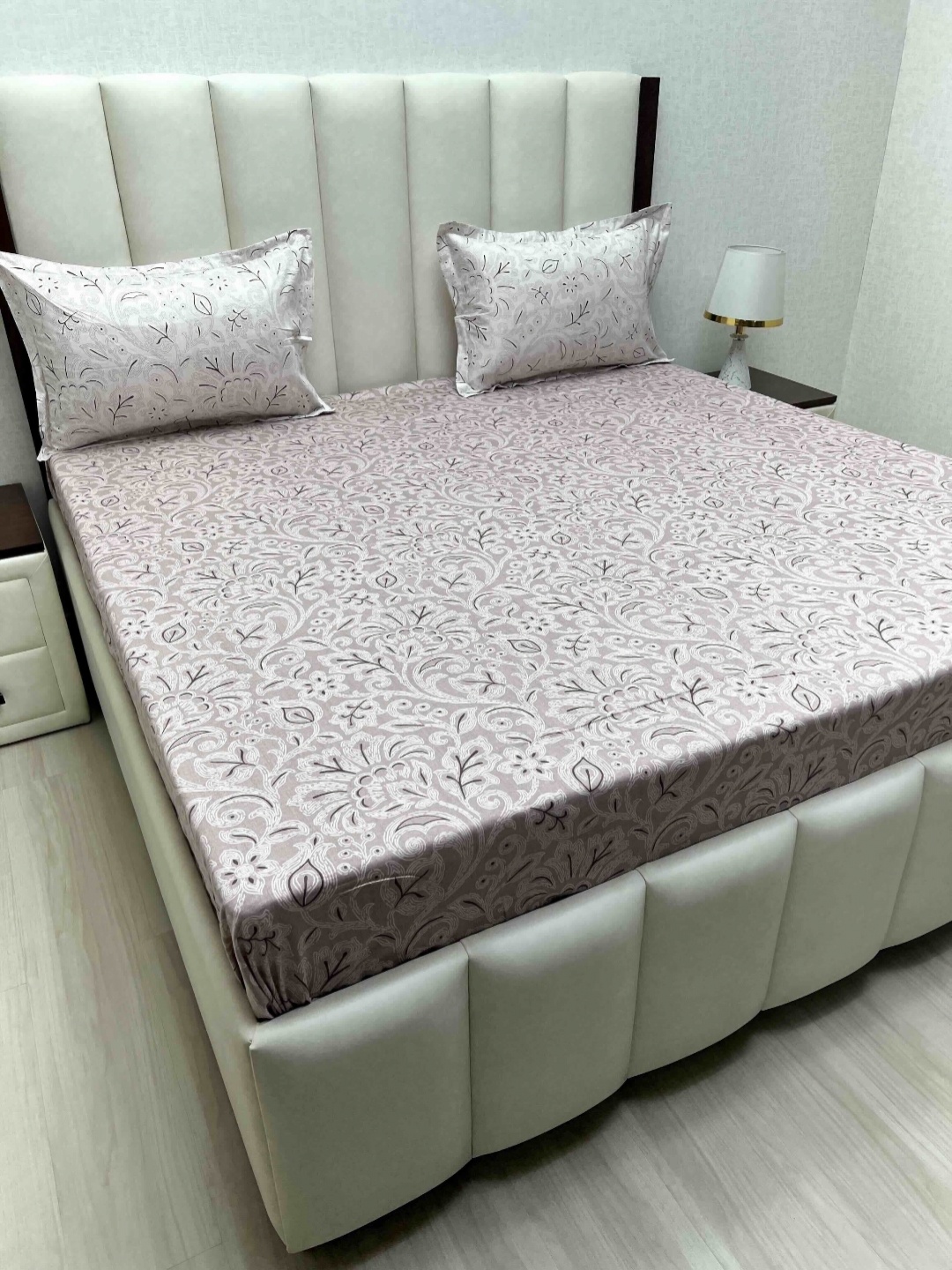 

Pure Decor Lifestyle Peach Printed Pure Cotton 240 TC King Bedsheet Set 2.74 m x 2.74 m
