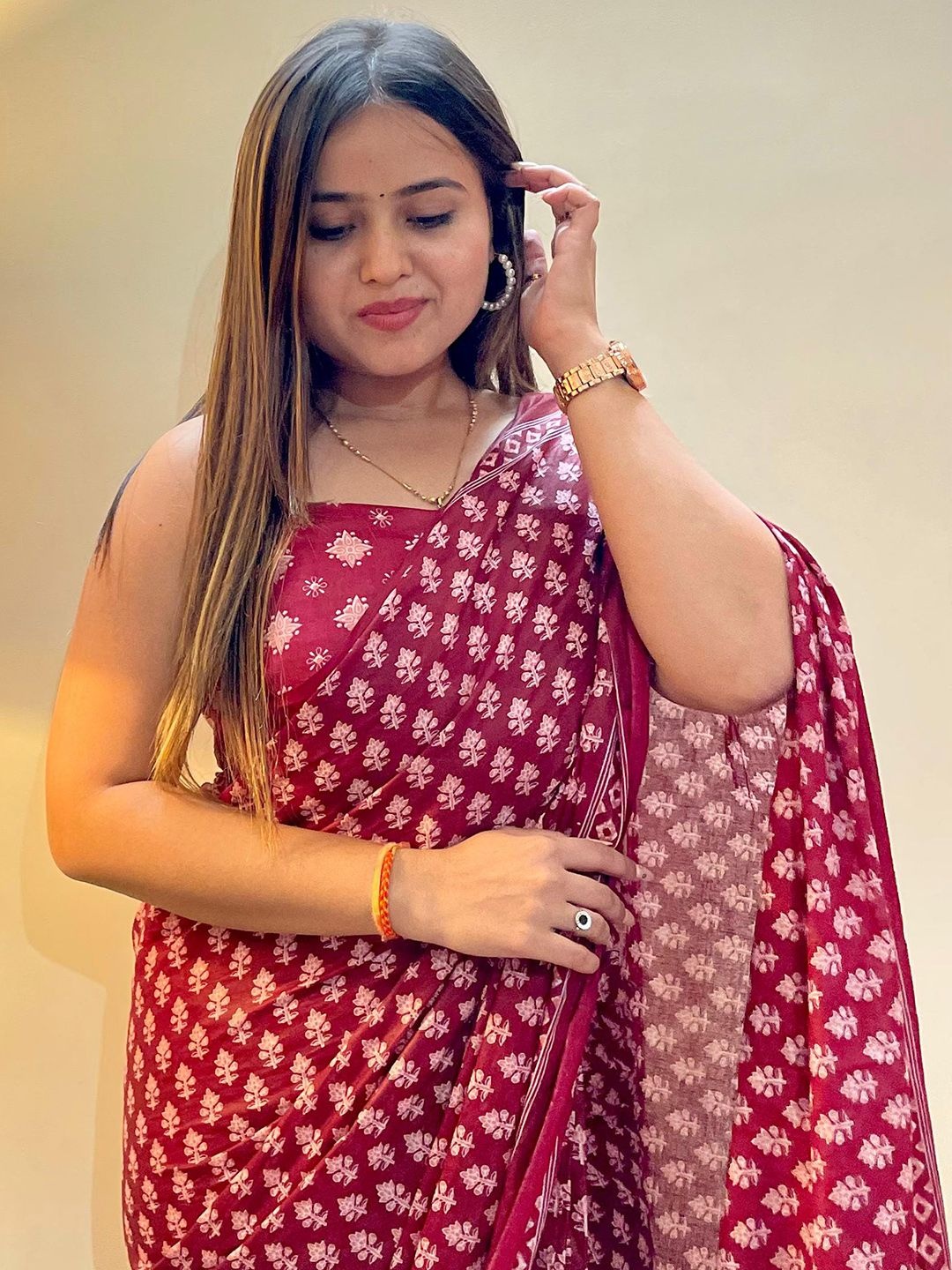 

Mitera Floral Bagh Saree, Magenta
