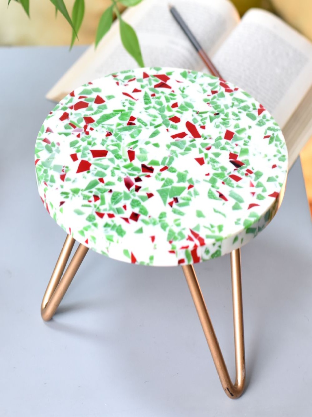 

Indianshelf Green & white Printed Wooden Easy To Clean Cake Stand
