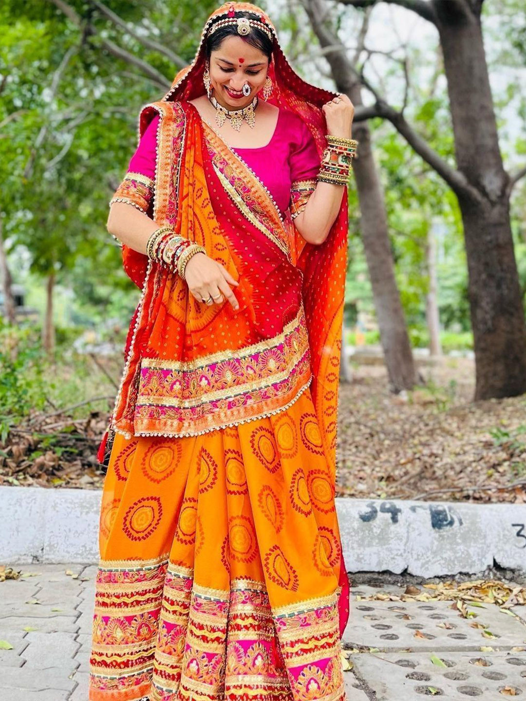 

DIVASTRI Bandhani Embroidered Pure Chiffon Bandhani Saree, Yellow