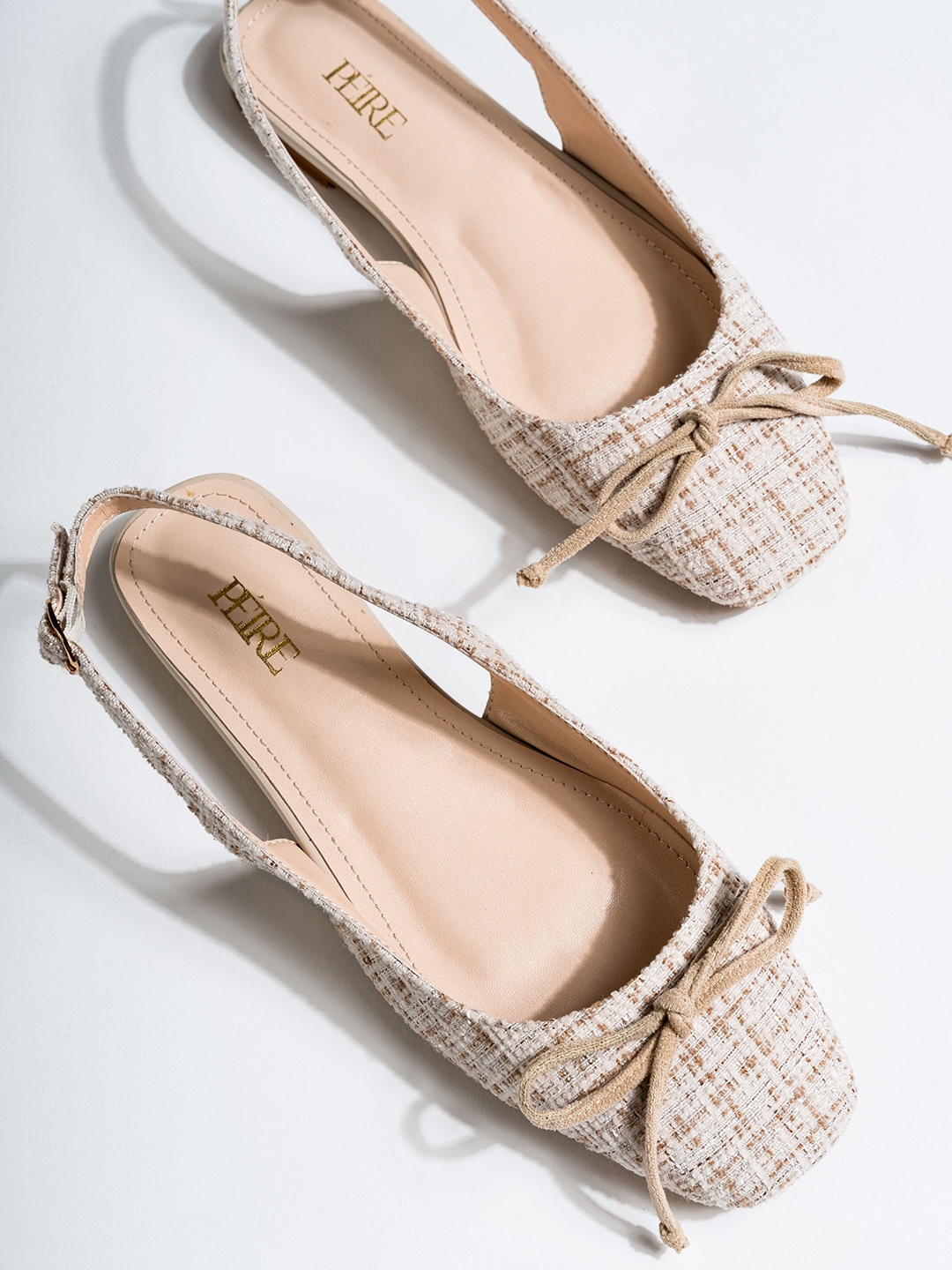 

Peire Women Colourblocked Open Toe Flats with Buckles, Cream