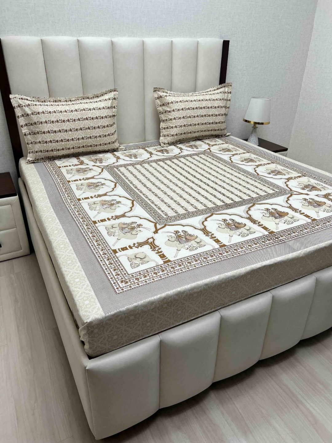 

Pure Decor Lifestyle Beige Printed Pure Cotton 240 TC King Bedsheet Set-2.74 m x 2.74 m