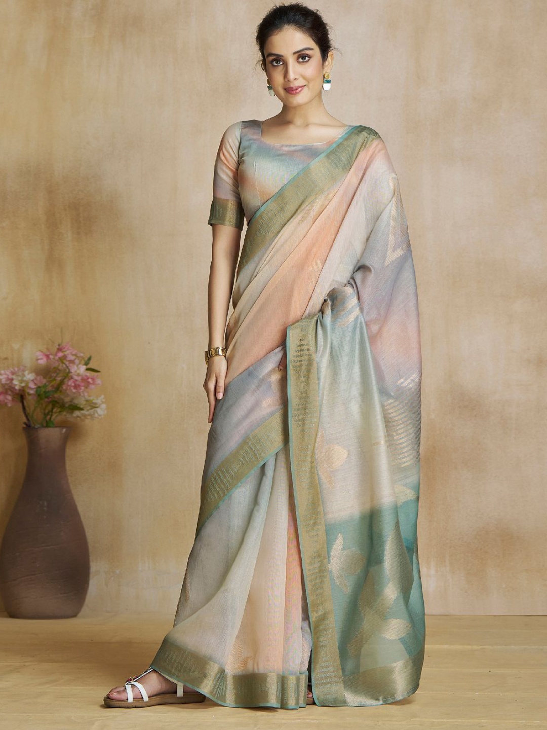 

DIVASTRI Woven Design Zari Silk Blend Saree, Green