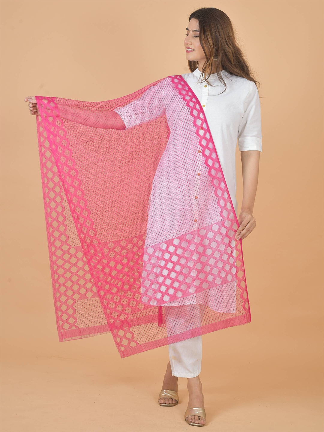 

LA FEMINAE Geometric Woven Design Dupatta, Pink