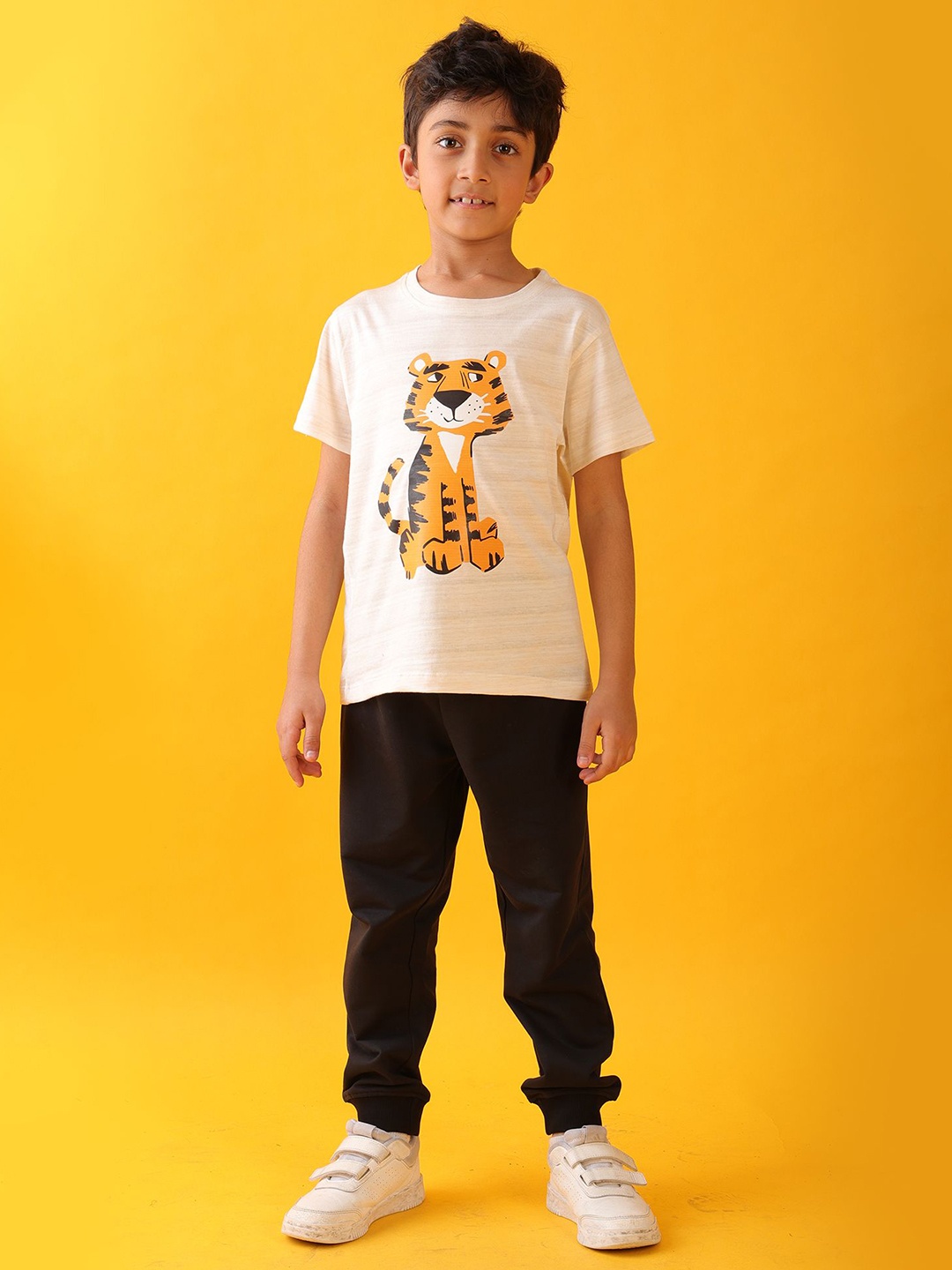 

Anthrilo Boys Tiger Printed Summer T-Shirt With Jogger Set, White