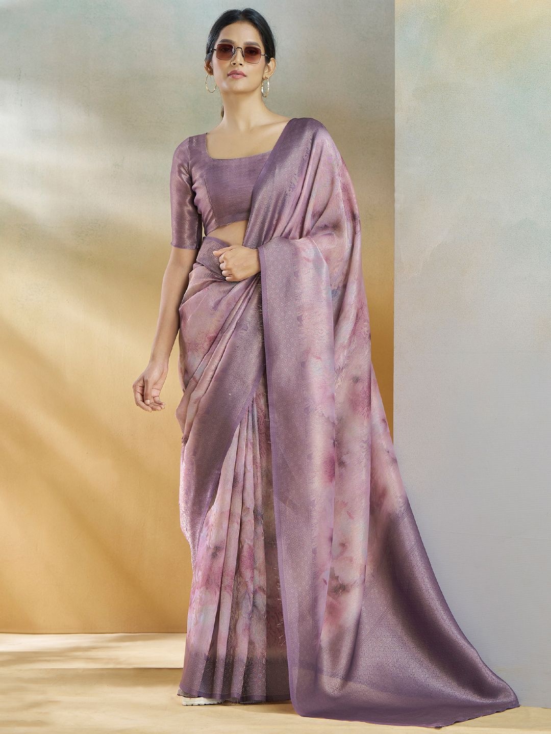 

DIVASTRI Woven Design Zari Silk Blend Saree, Purple