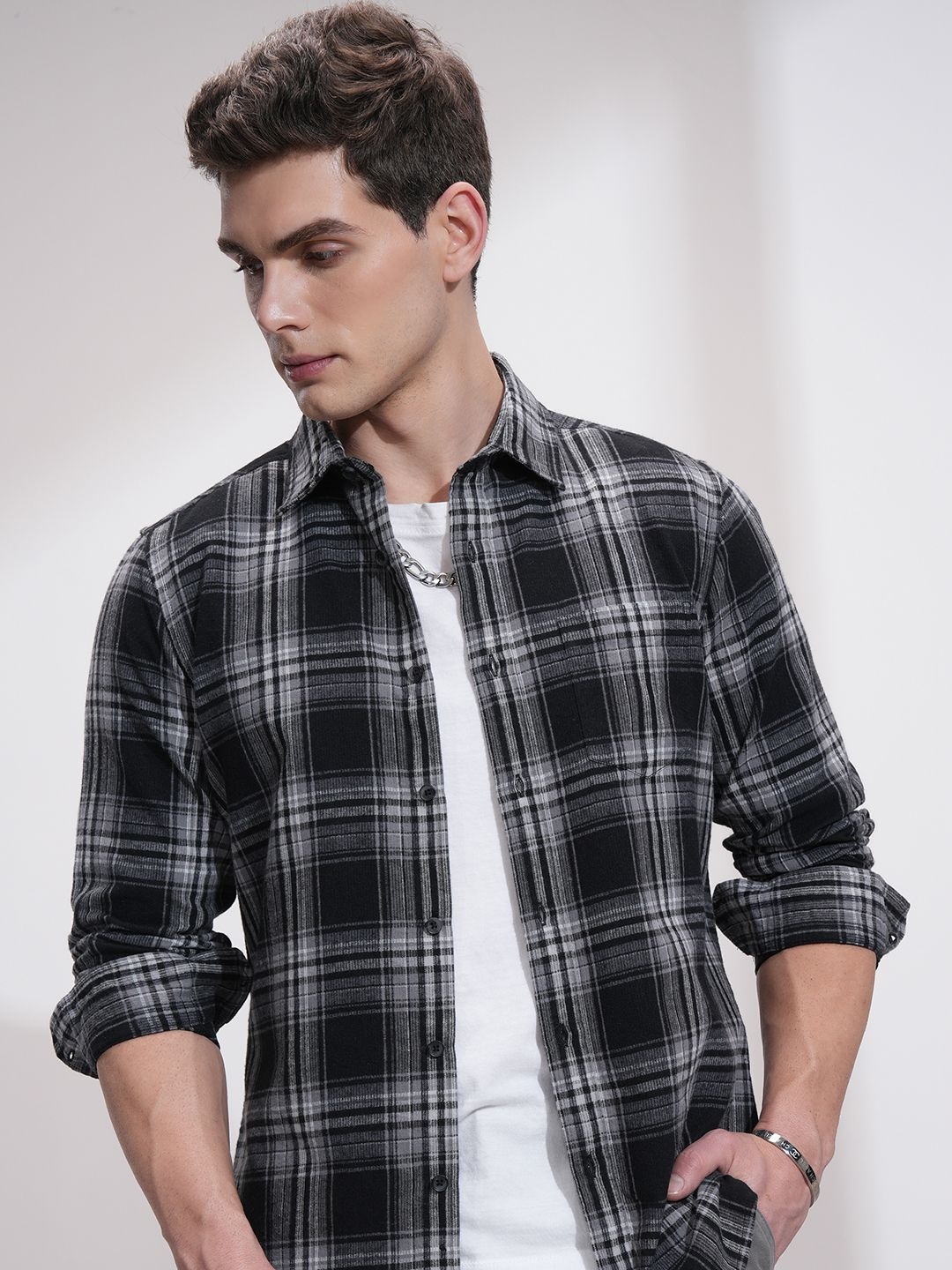 

HIGHLANDER Men Slim Fit Opaque Checked Casual Shirt, Black